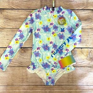 #C1:  Hurley 5T Rashguard